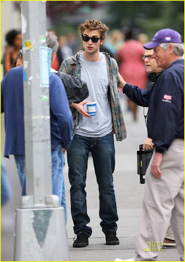 robert-pattinson-remember-me-set-08.jpg