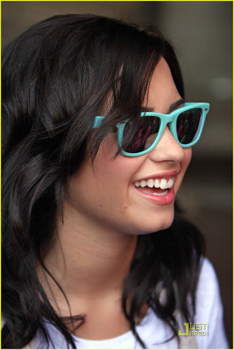 demi-lovato-ripped-london-03.jpg