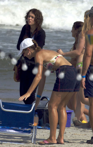 June 19, 2009: Miley Cyrus pictured on 'The Last Song' film set on Tybee Island, Georgia. Credit: INFphoto.com   Ref.: infussa-01