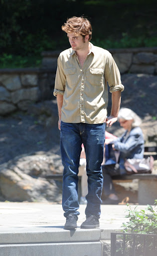 Emilie de Ravin and Robert Pattinson on the set of Remember Me filming in Central Park New York City. <P> Pictured: Robert Pattinson <B>Ref: SPL110478 300609 </B><BR/> Picture by: Asadorian-Mejia/Splash<BR/> </P><P> <B>Splash News and Pictures</B><BR/> Los Angeles: 310-821-2666<BR/> New York: 212-619-2666<BR/> London: 870-934-2666<BR/> photodesk@splashnews.com<BR/> </P>