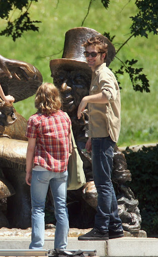 NON EXCLUSIVE June 30th 2009: Emilie de Ravin and Robert Patterson seen filming a movie "Remember Me" in Central Park New York city, USA. <P> Pictured: Emilie de Ravin and Robert Patterson <B>Ref: SPL110523 300609 </B><BR/> Picture by: PPNY / GSNY / Splash News<BR/> </P><P> <B>Splash News and Pictures</B><BR/> Los Angeles: 310-821-2666<BR/> New York: 212-619-2666<BR/> London: 870-934-2666<BR/> photodesk@splashnews.com<BR/> </P>
