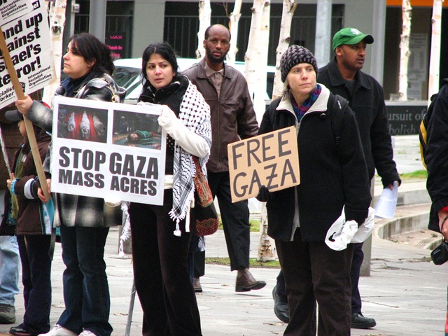 [Anti-Israel Protest Week3 168[2].jpg]