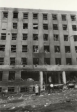 [255px-Sterling_Hall_bombing_after_explosion_1[2].jpg]