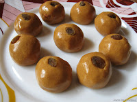 Besan Laddu