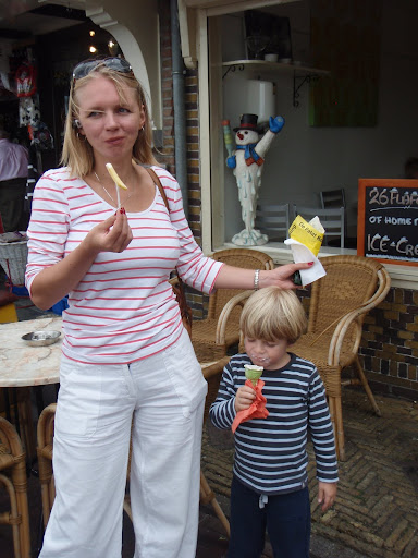 Свежей селёдочки не хотите?:) А также развиртуализация и Volendam. 