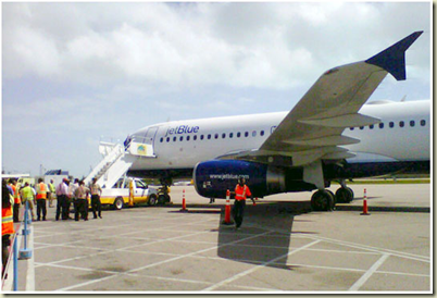 JET-Blue-lands-in-Providenciales_thu