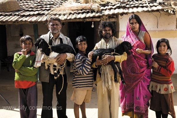 [peepli1[6].jpg]
