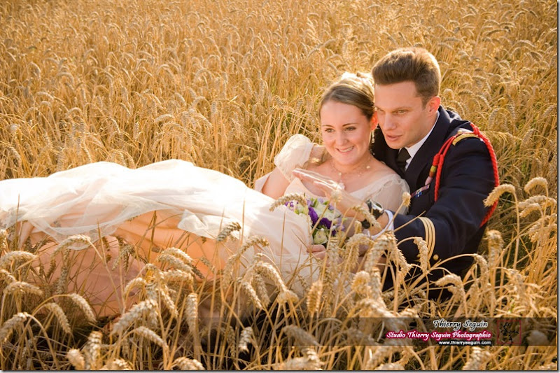 séance portraits de couple dans les blés