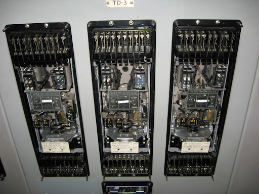 3 phases, impedance relay