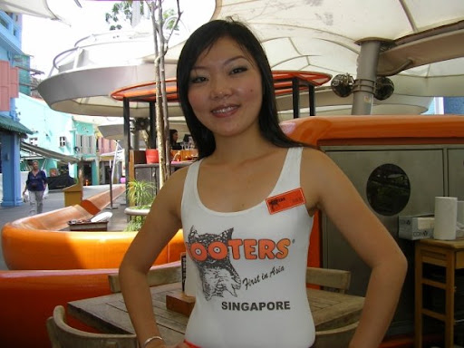 Singapore Hooters Girls