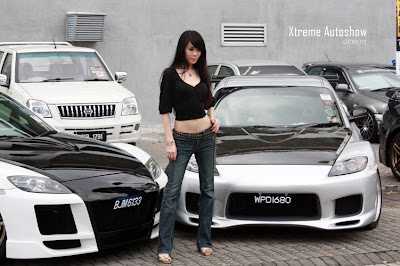 More Xtreme Autoshow Babes