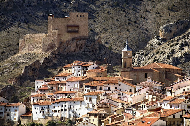 Viajar sin prisa a Alcalá de la Selva, Teruel