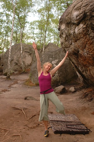 Nika on the dismount, in action