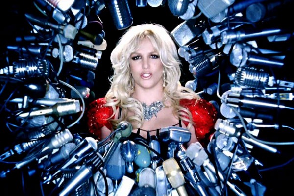 [Britney-Spear-Hold-It-Against-Me[2].jpg]