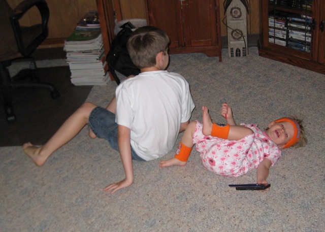 [6.11.2010 Break Dancin' Kids (7)[10].jpg]