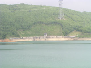 天端より取水口を望む