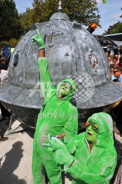 fake-aliens (1) fake-aliens (1)