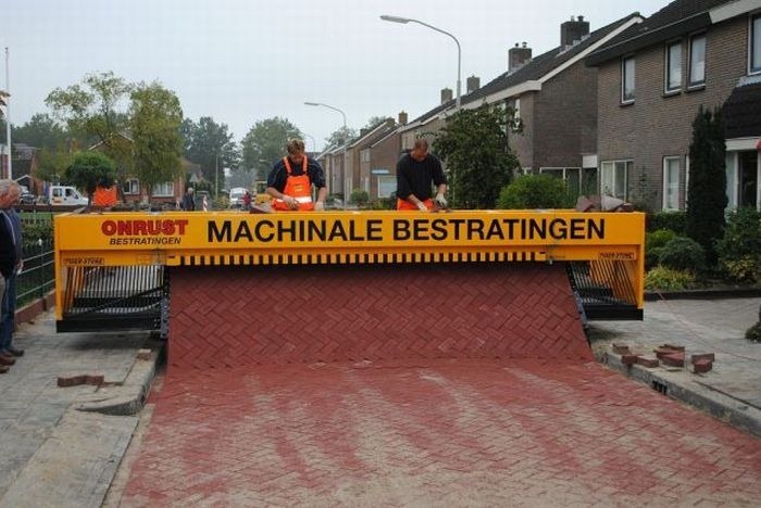 Tiger Stone, The Incredible Road Building Machine | The Most Amazing Things Tiger Stone, The Incredible Road Building Machine | The Most Amazing Things