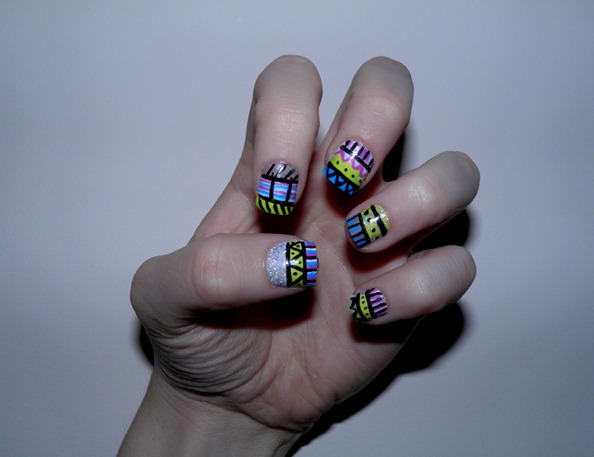 PSYCHEDELIC AZTEC NAILS 2