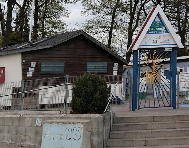 Poort gaat open via magneetsleutel.