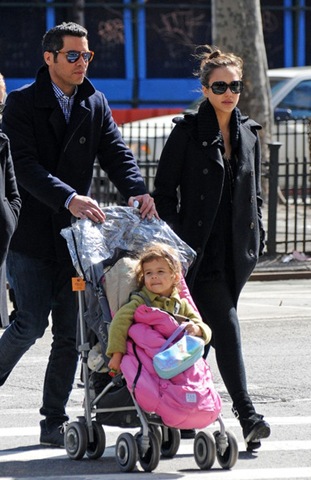 [Jessica+Alba+Jessica+Alba+Cash+Warren+East+6[5].jpg]