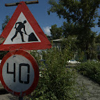 Verkehrsschild aus Holz