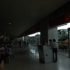 wir warten im Busbahnhof Suzhou