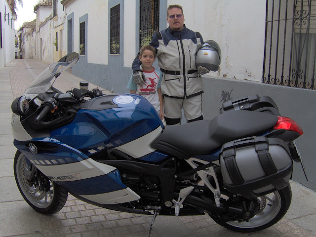 CON%20MI%20SOBRINILLO.JPG