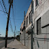 Redhook, New Yorkの新しい開発地区です。古い倉庫や貿易時代のインダストリアルな建物が残り、家賃がまだマンハッタンに比べると安く、アーティストやオーガニックファームなどのDown to earthな人々が住見始めた注目の地域です。ゆるーい感じの街並はマンハッタンの喧噪とは真逆の優しく排他的な匂いの漂う街並です。