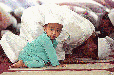 [muslim_kids_praying[13].gif]