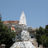 La barca pronta in sosta a piazza G. Bruno
