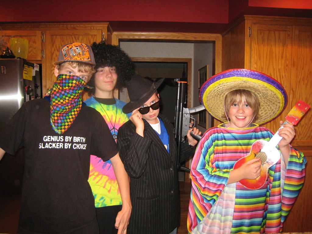 [Dylan_and_buds_Halloween[3].jpg]
