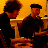 Bernd Vollbach und Norman Liebold: "Krimi get the Blues", Premiere von Norman Liebolds "Krimifrass" im Bio-Restaurant "Zur Glocke", Hennef, am 11.10.2008. Photo: Meike Göber.