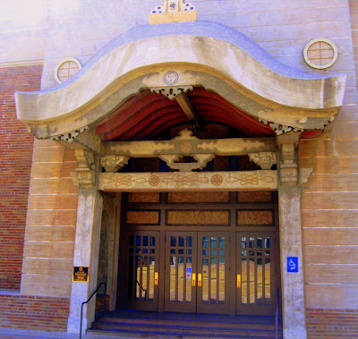 The original Nishi Hongwanji Buddhist temple