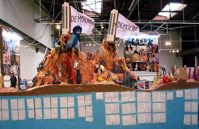 Thomas Hirschhorn Non-Lieux 2002
