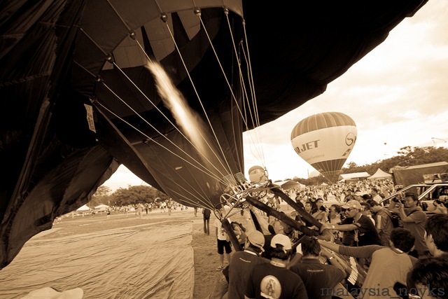 [Hot Air Balloon Putrajaya 2011 (17)[3].jpg]