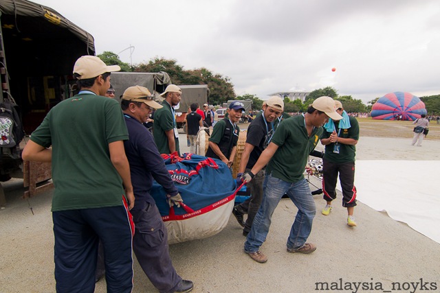 [Hot Air Balloon Putrajaya 2011 (26)[3].jpg]