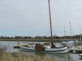 1003140015.JPG Oare Creek: The Flying Dutchman?