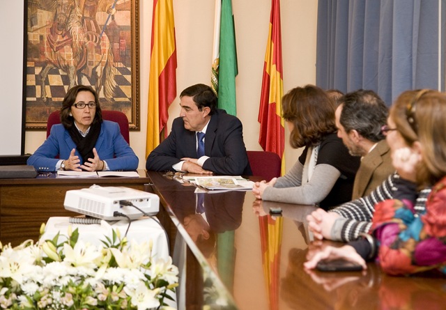 [reunión alcaldes Cuenca - consejera OOPP 04[3].jpg]