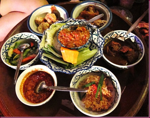 khum khantoke meal