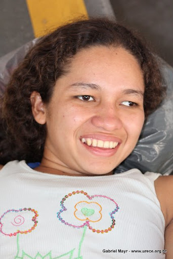 Na foto, Jhulia  durante  torneio de goalball