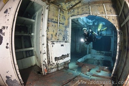 coolbeautifulprofessionalphotosremainsShipwrecksworldoceanseafloor8