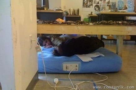 sleeping_at_work_08