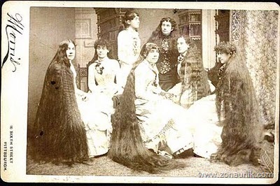 [sutherland_sisters_01[3].jpg]