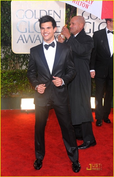 [taylor-lautner-golden-globes-2010-02[3].jpg]