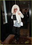 paris-hilton-aspen-christmas-01
