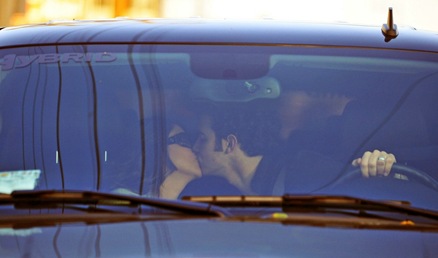 [kevin-jonas-danielle-deleasa-kissing-car-03[5].jpg]