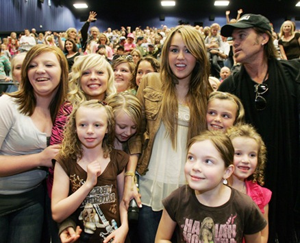 miley-cyrus-fans-4109-3