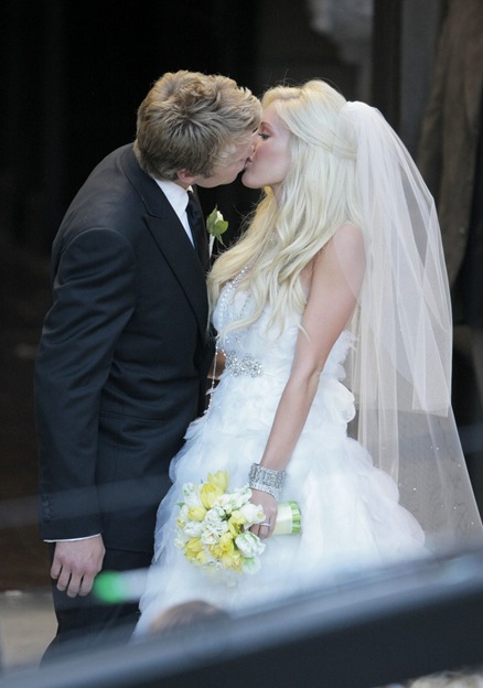 [heidi-montag-spencer-pratt-wedding18[5].jpg]