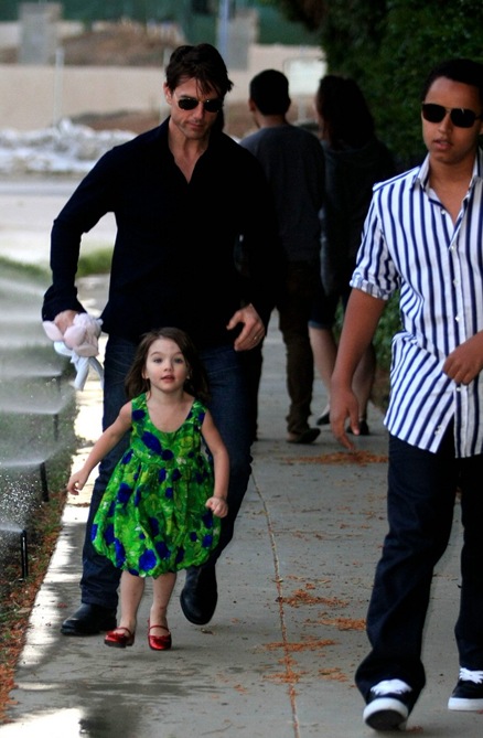 [suri-cruise-runaway-rapid-02[5].jpg]
